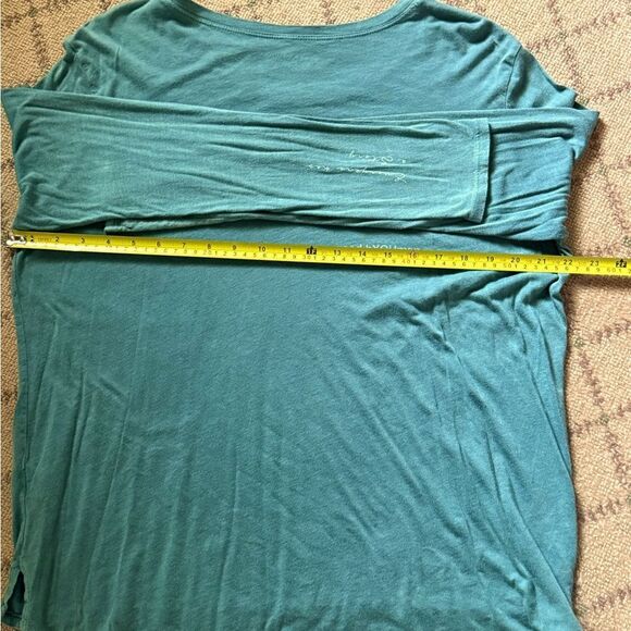 good hYOUman washed green long sleeve T-shirt with text on the sleeve. NWOT L - Picture 10 of 13